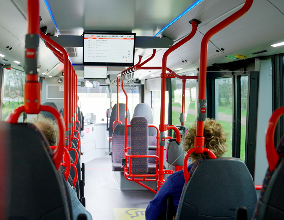 Versterk het vertrouwen van reizigers met slim beheer van DRIS-displays